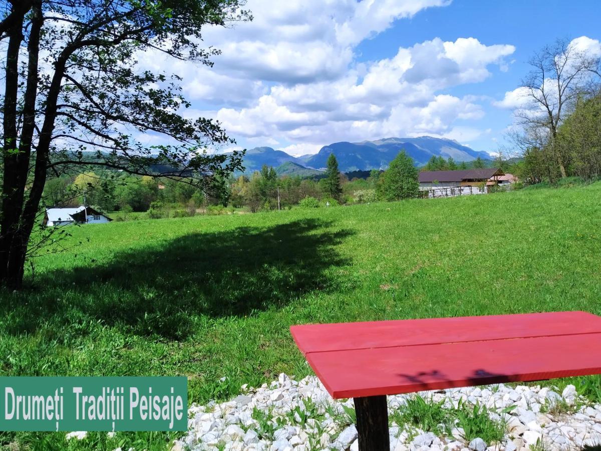 La Trovantzi Horezu Esterno foto
